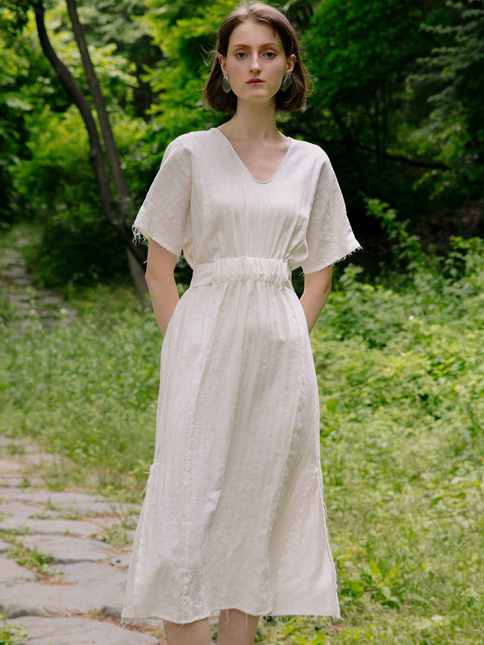 comos&#039;212 v-neck slit dress (white)