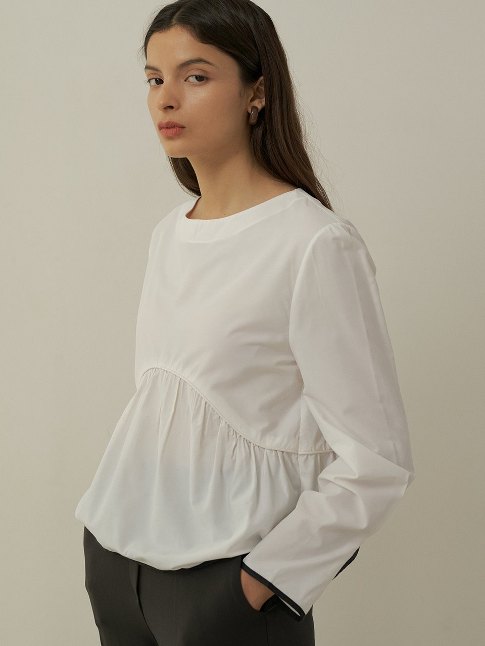 comos&#039;414 color scheme piping flared blouse (white)