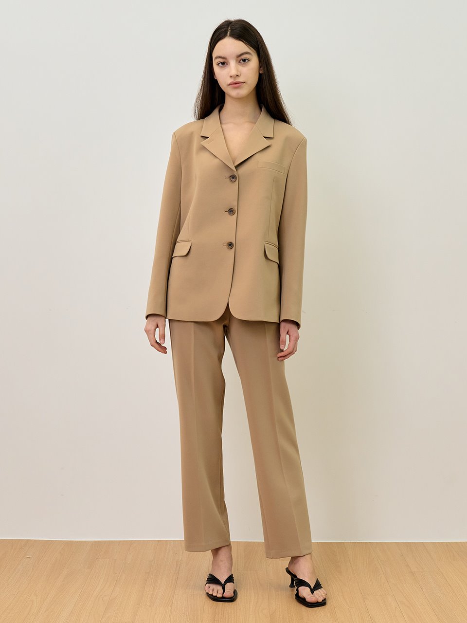 (set) semi straight slacks (beige)+three-button single jacket (beige)
