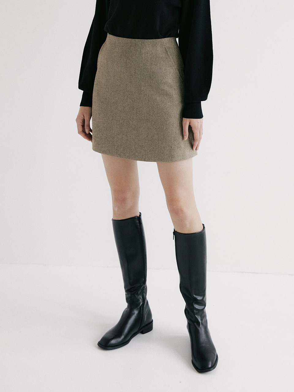 comos&#039;552 herringbone mini skirt (beige)