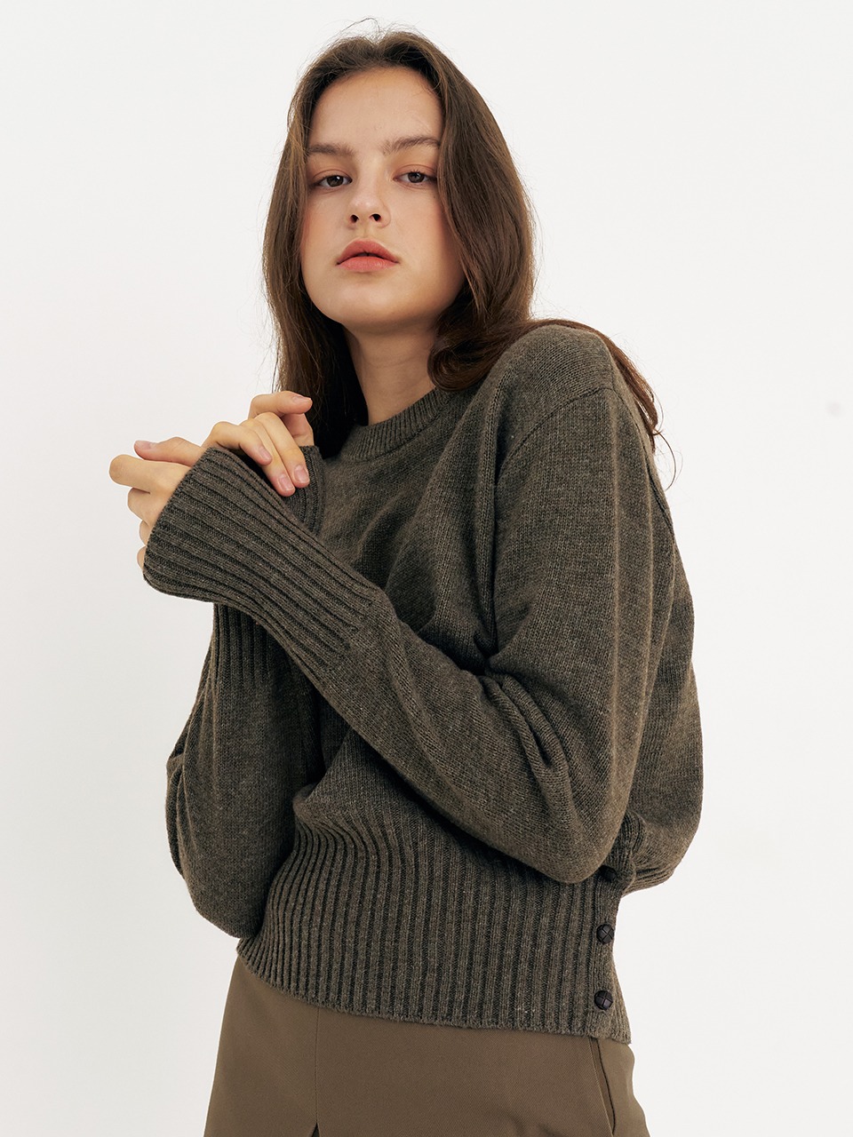 comos&#039;593 side slit button knit (brown)